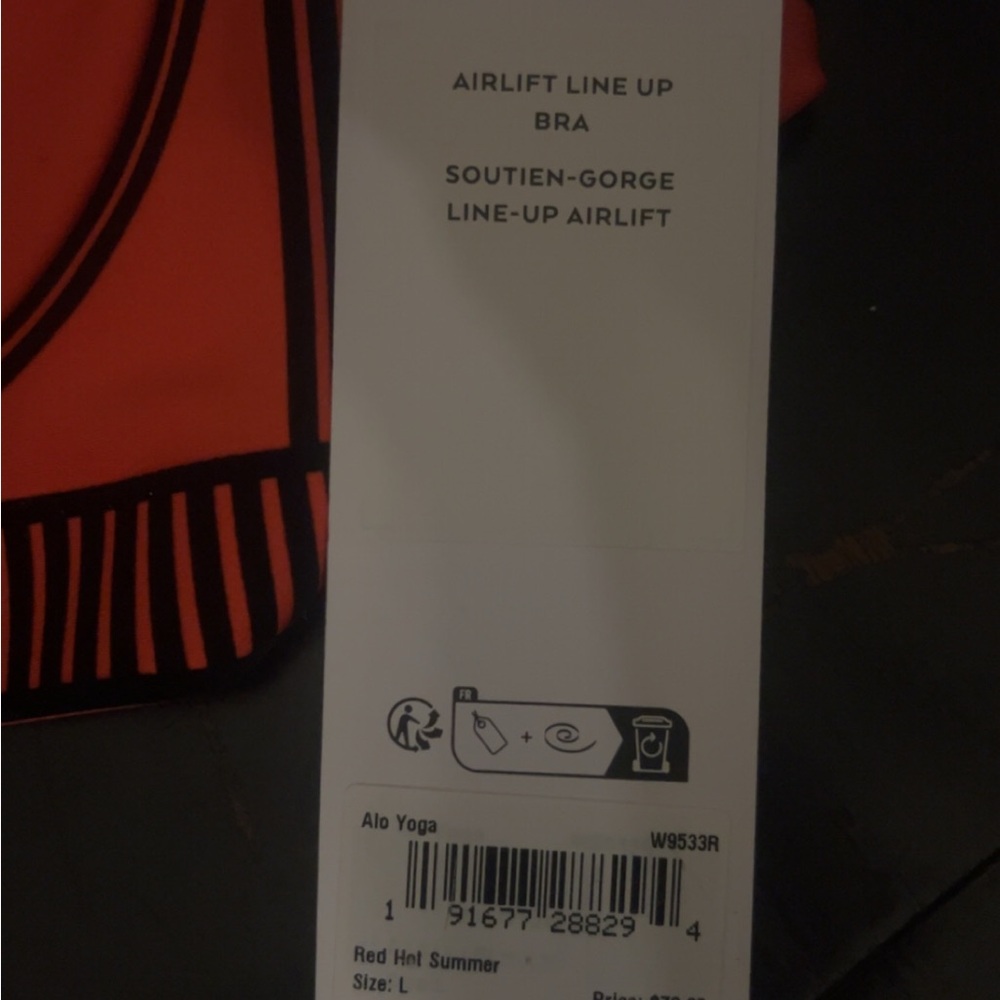 ALO Yoga Airlift Line Up Bra in Red Hot